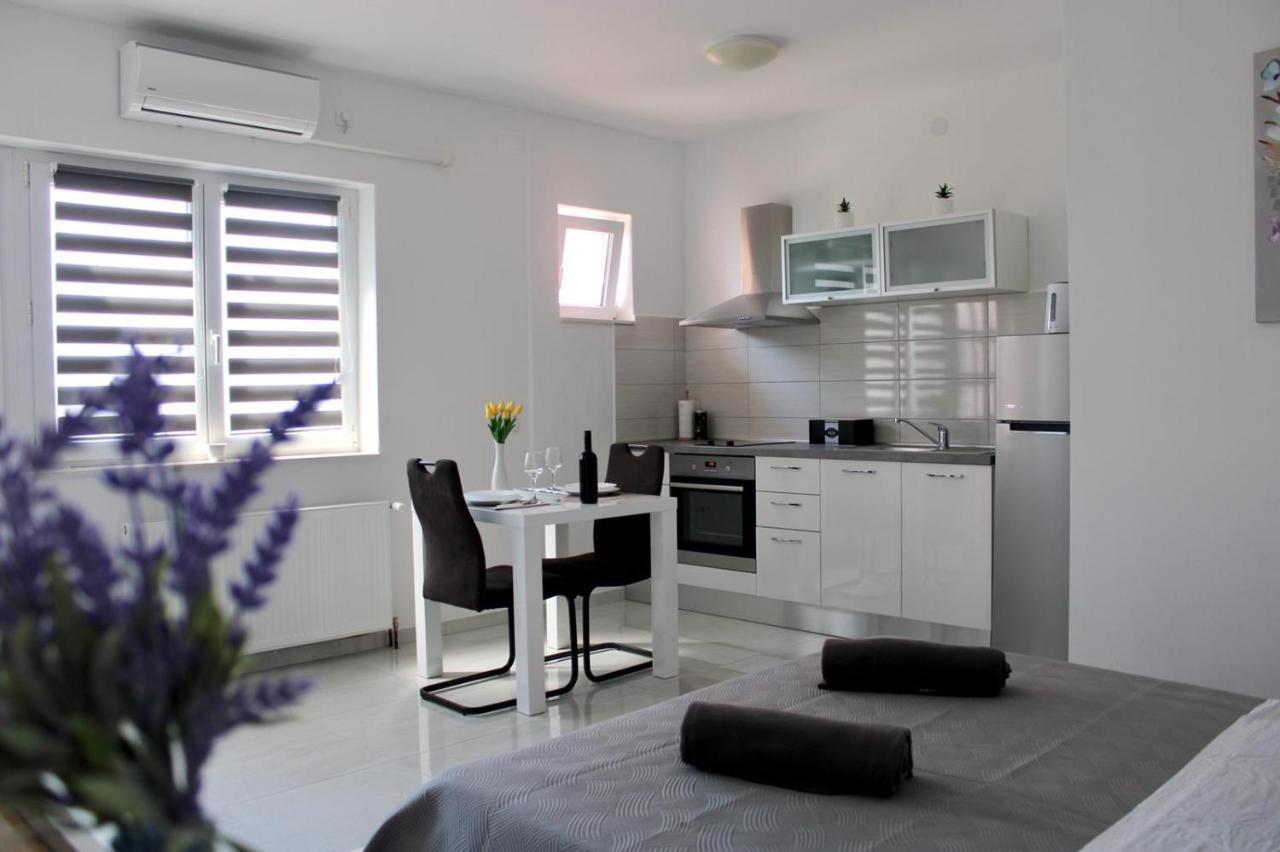 Apartmani Toni Drnis Ngoại thất bức ảnh