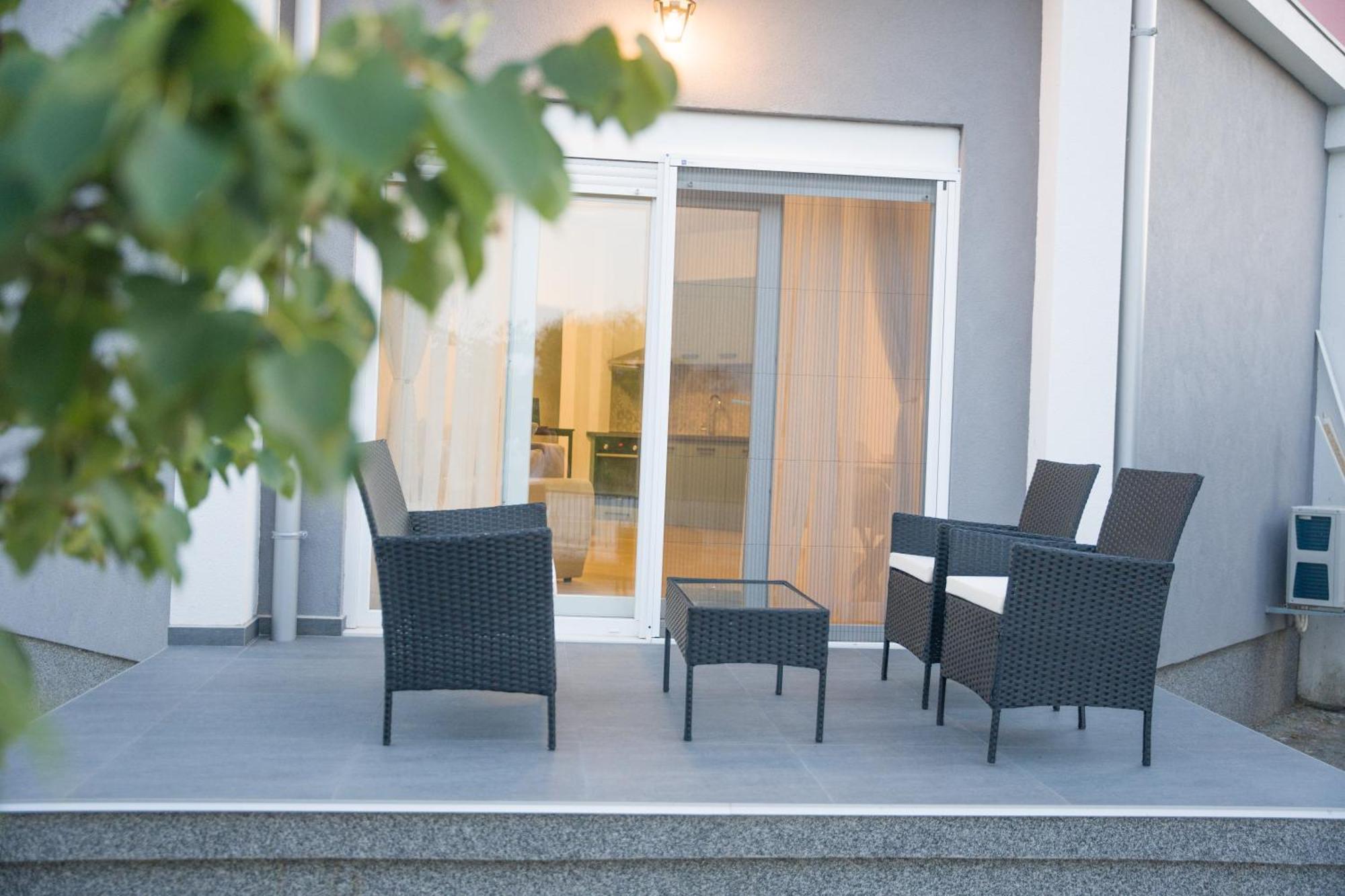 Apartmani Toni Drnis Ngoại thất bức ảnh